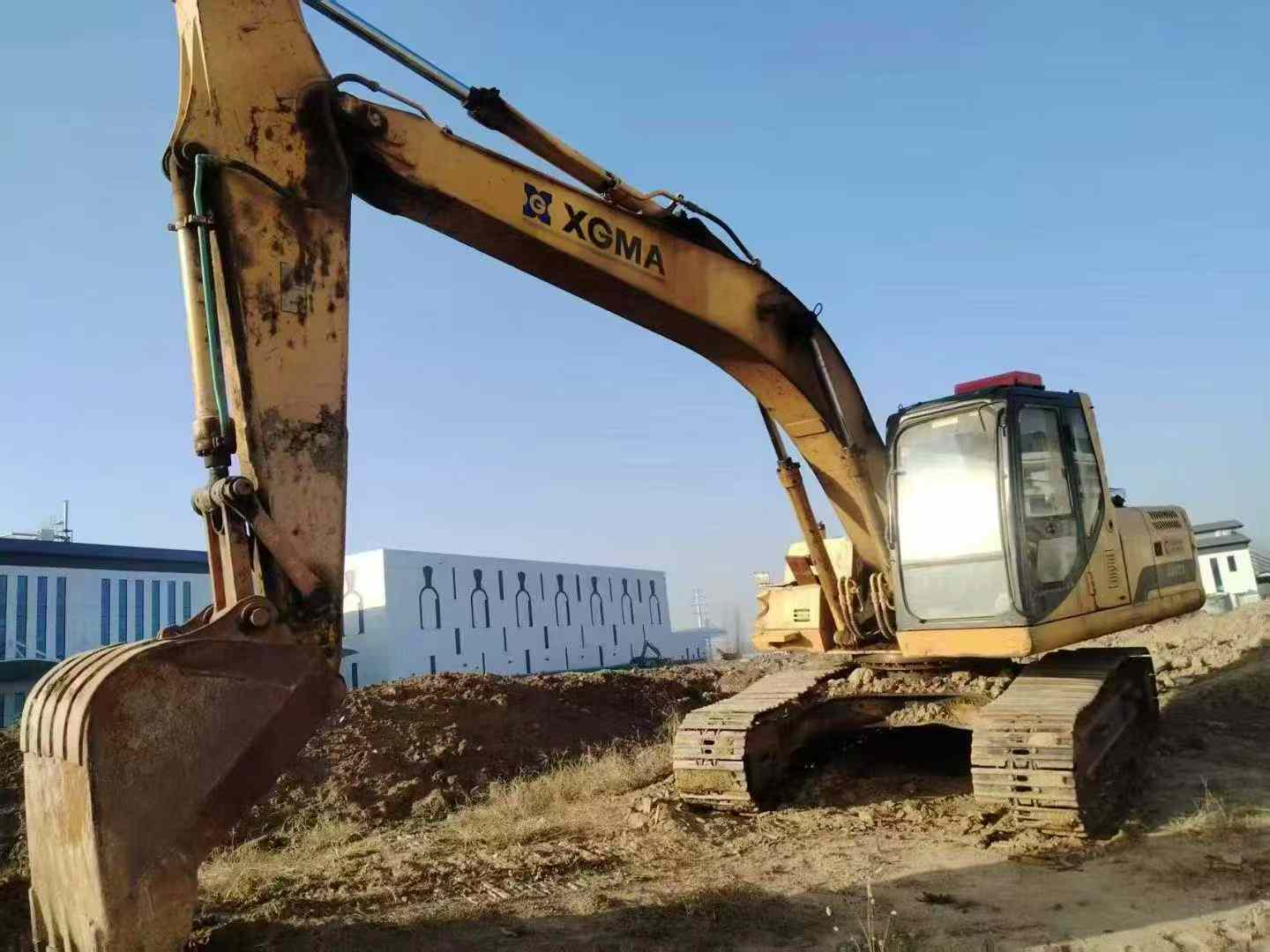 Buy Hitachi ZAXIS200 Used Excavator / 1