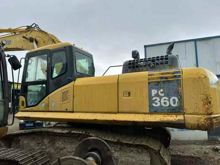 Buy Komatsu PC60-7 Used Excavator / 1
