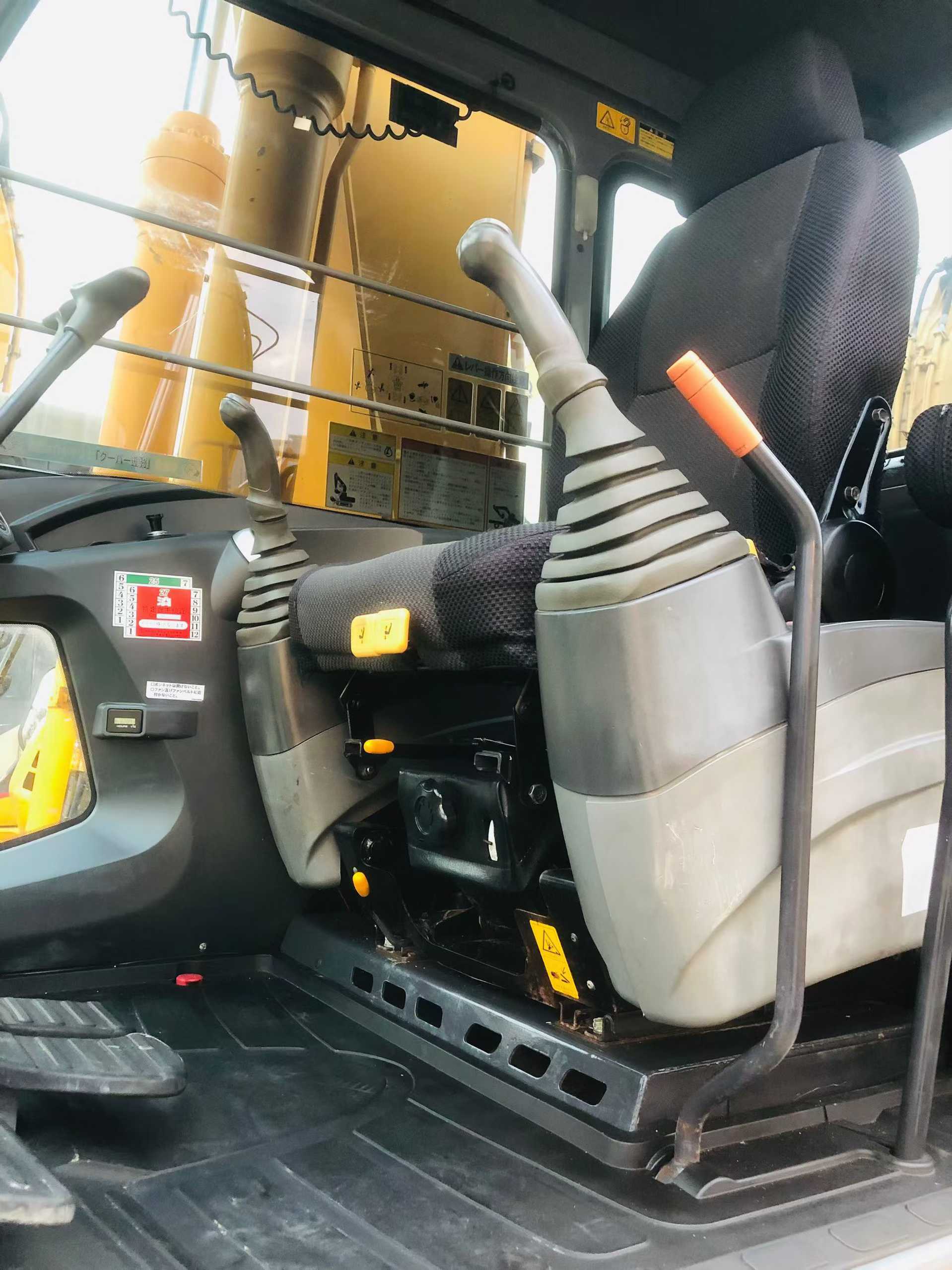 Buy Kato HD820V Used Excavator / 3 Used Kato HD820V Excavator 2016 Model / 3