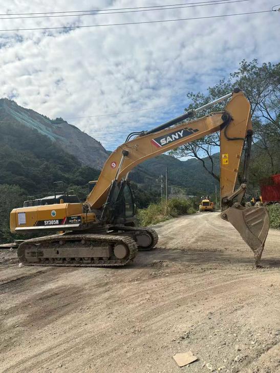 Buy Sany SW305K Used Excavator / 1