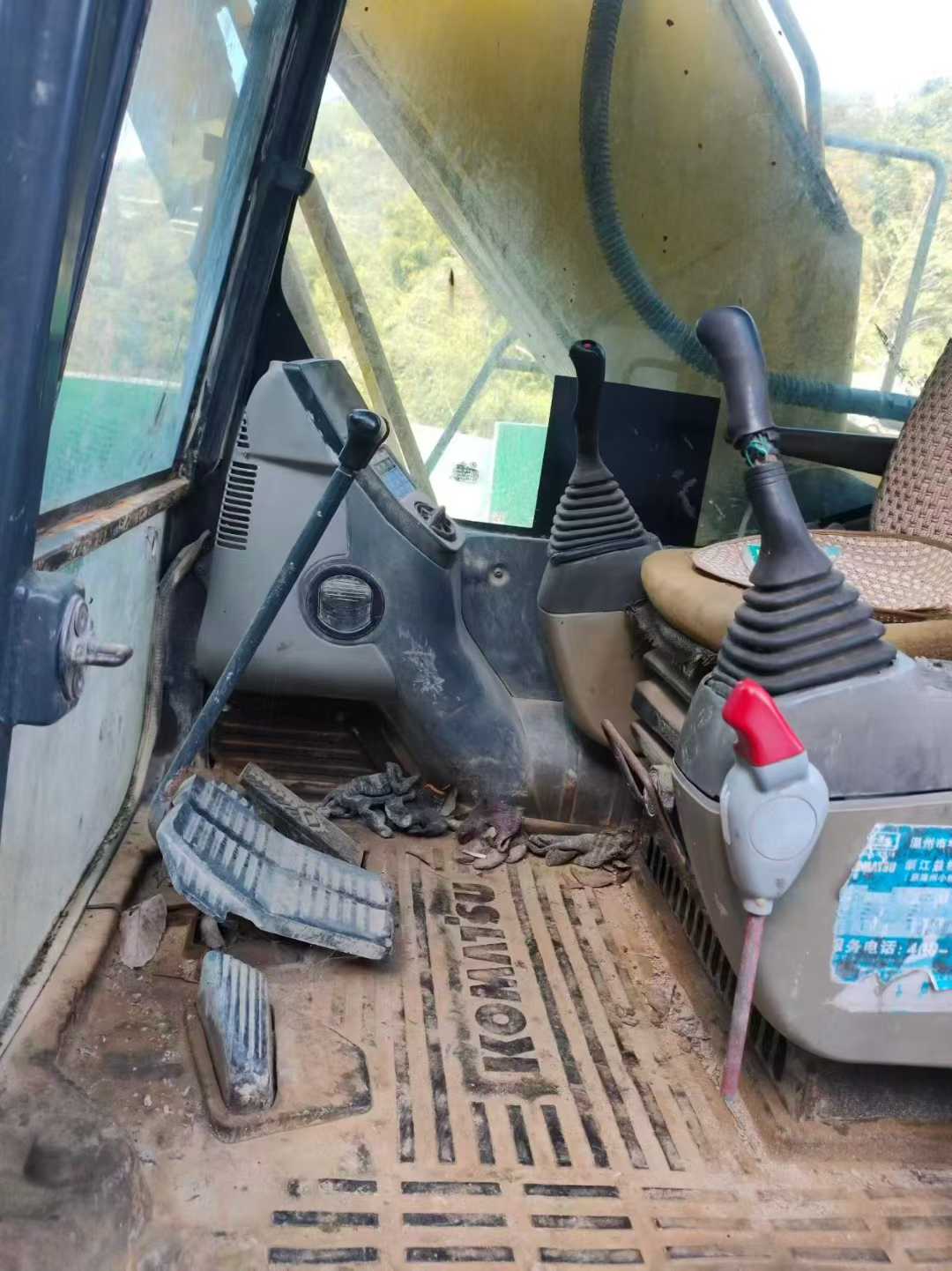 Buy Komatsu PC220-8 Used Excavator / 2 Used Komatsu PC220-8 Excavator 2016 Model / 2