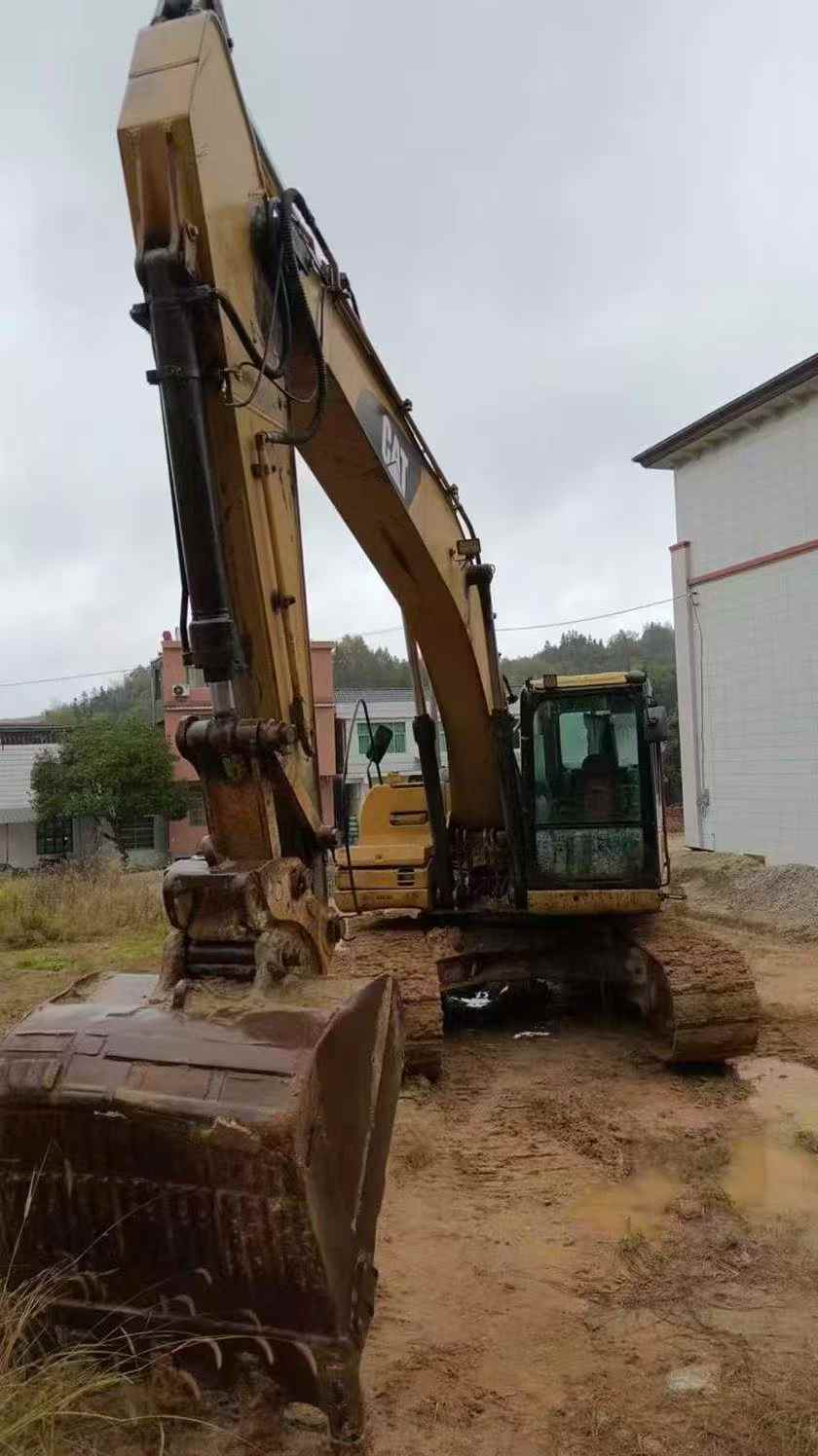 Buy Caterpillar 320D Used Excavator / 6 Used Caterpillar 320D Excavator 2016 Model / 6