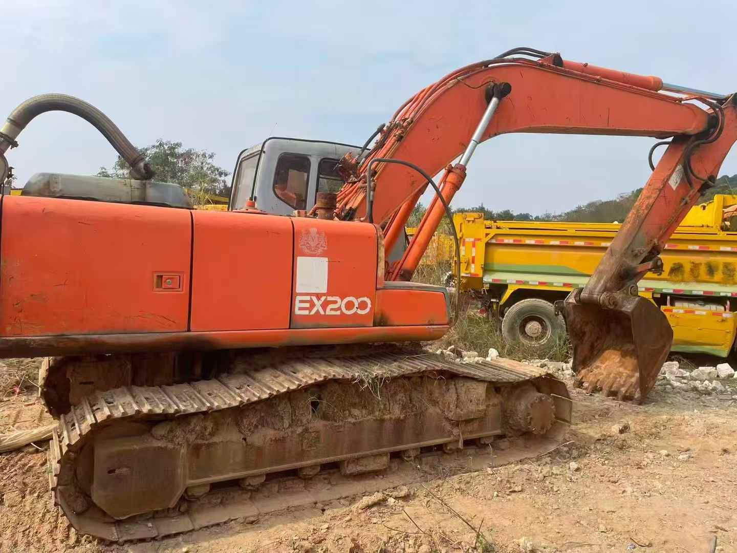 Buy Hitachi ZAXIS200 Used Excavator / 1