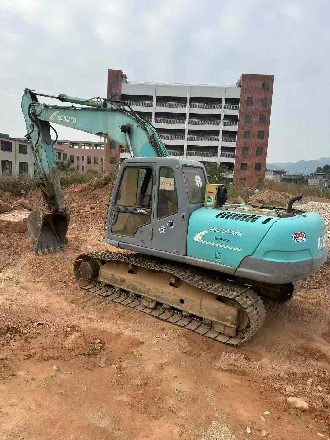Buy Kobelco SK200-5.5 Used Excavator / 1