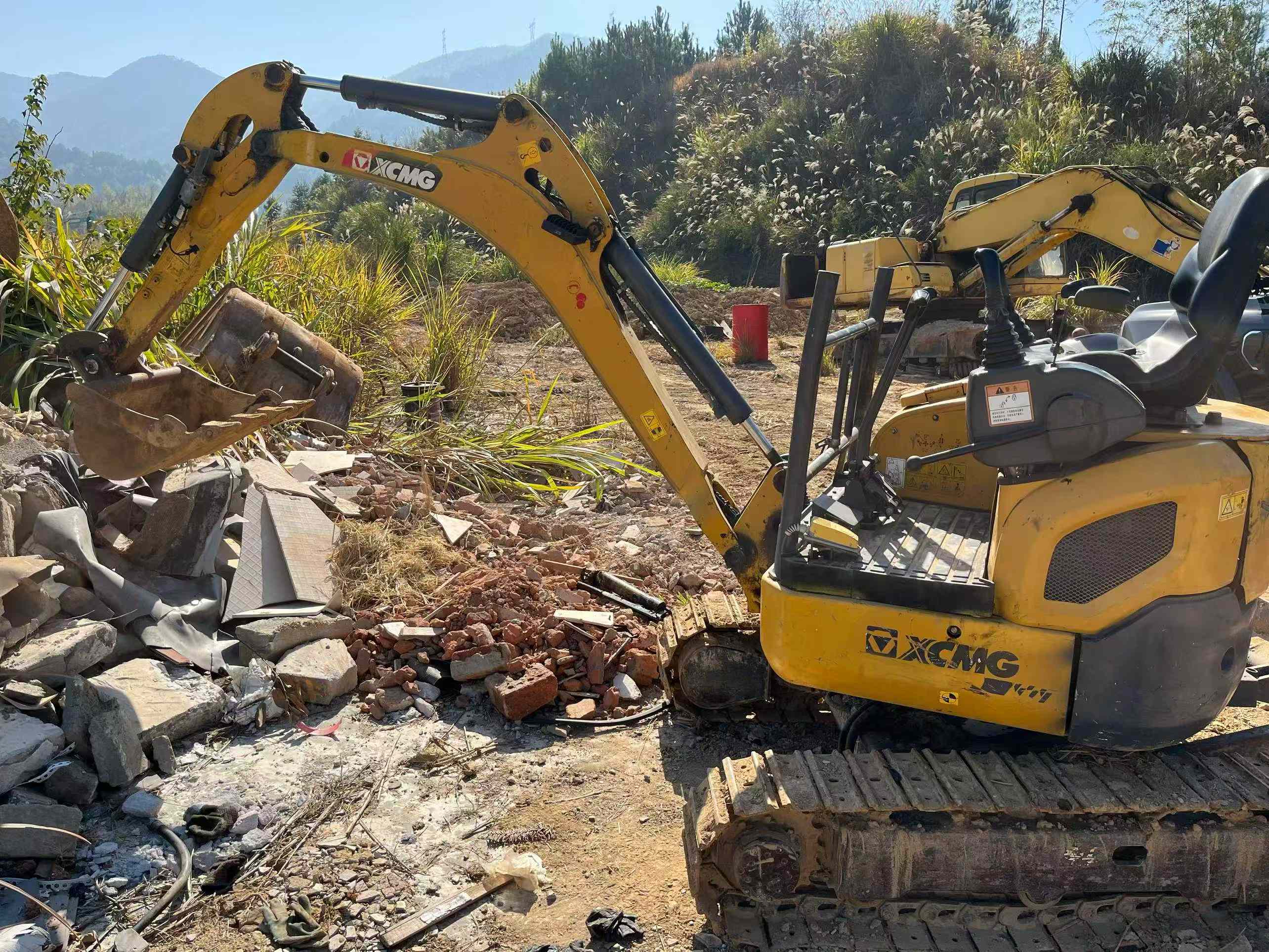 Buy XCMG XE15 Used Excavator / 4 Used XCMG XE15 Excavator 2016 Model / 4