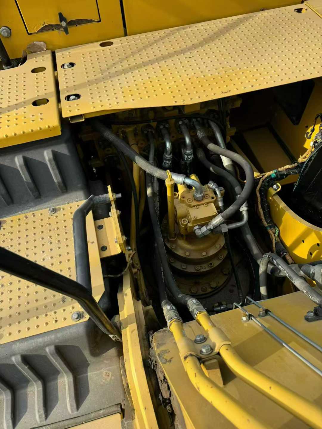 Buy Caterpillar 323 Used Excavator / 6 Used Caterpillar 323 Excavator 2019 Model / 6