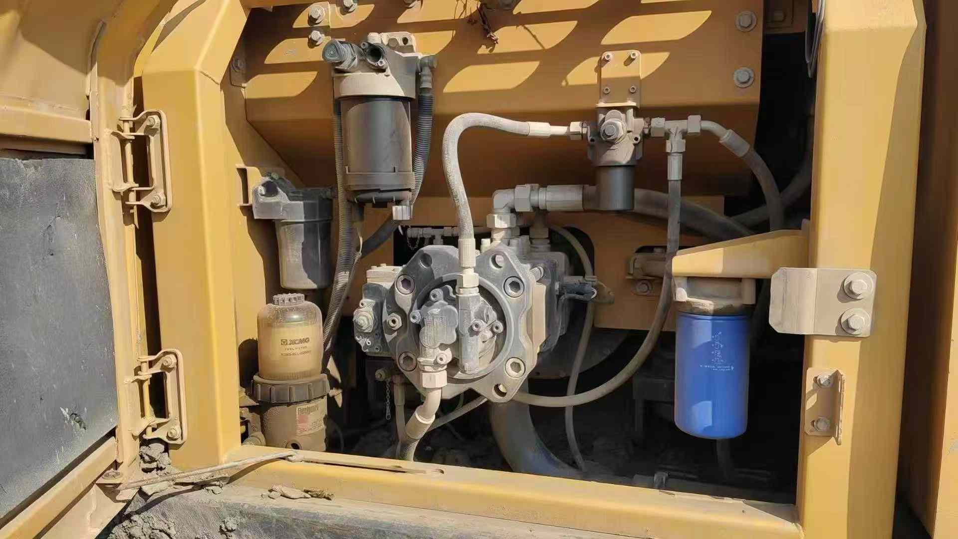 Buy XCMG LW200 Used Excavator / 2 Used XCMG LW200 Excavator 2019 Model / 2