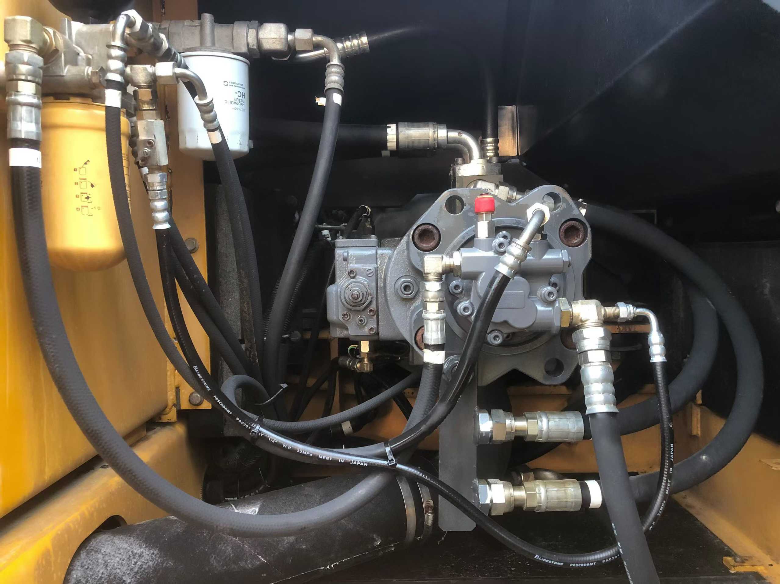 Buy Kato HD820V Used Excavator / 5 Used Kato HD820V Excavator 2016 Model / 5