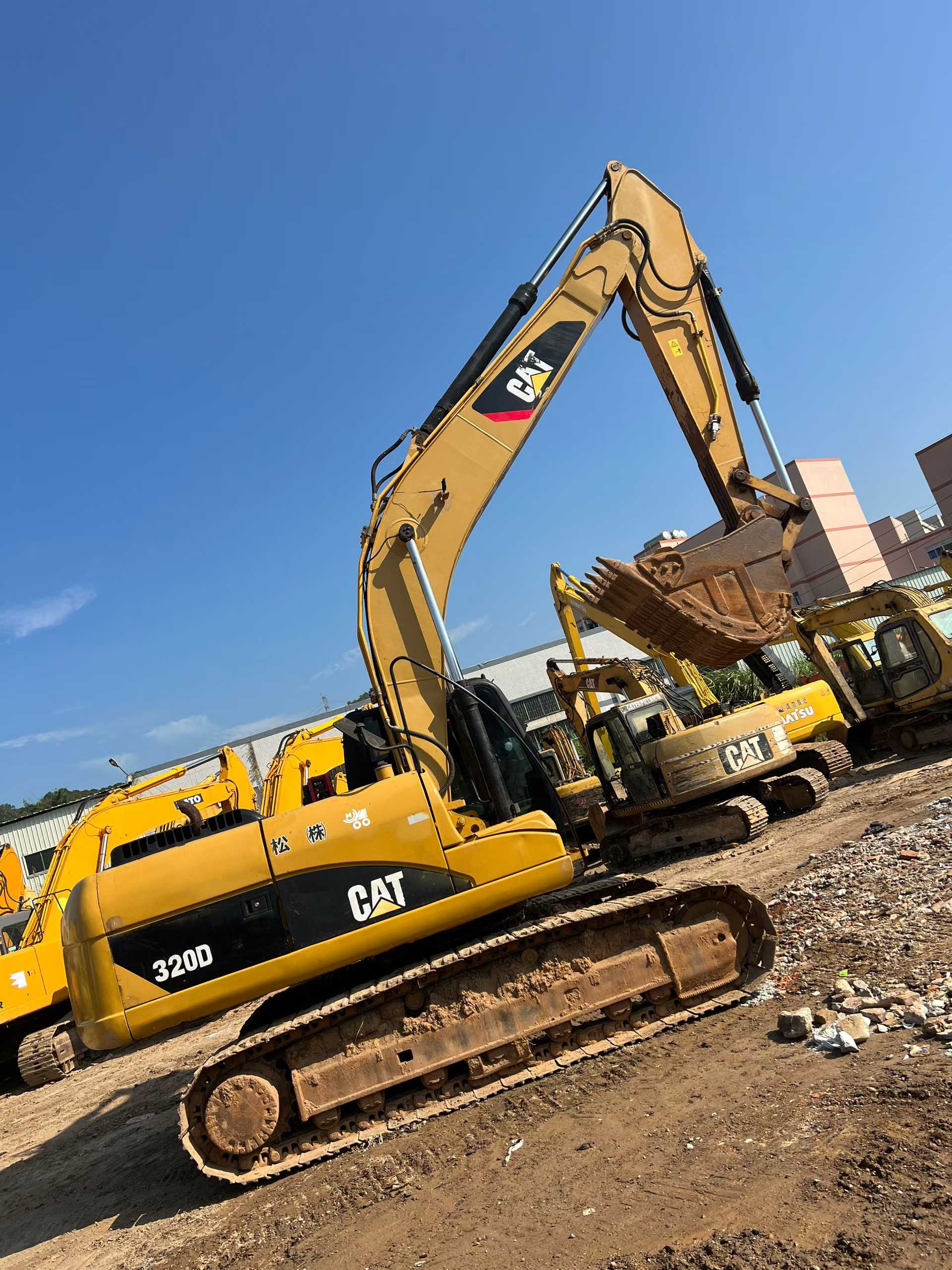 Buy Caterpillar 320D Used Excavator / 1