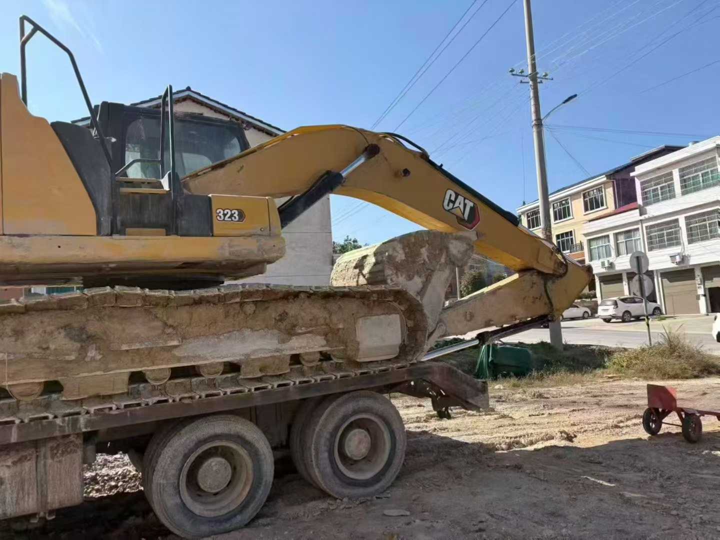 Buy Caterpillar 323 Used Excavator / 1