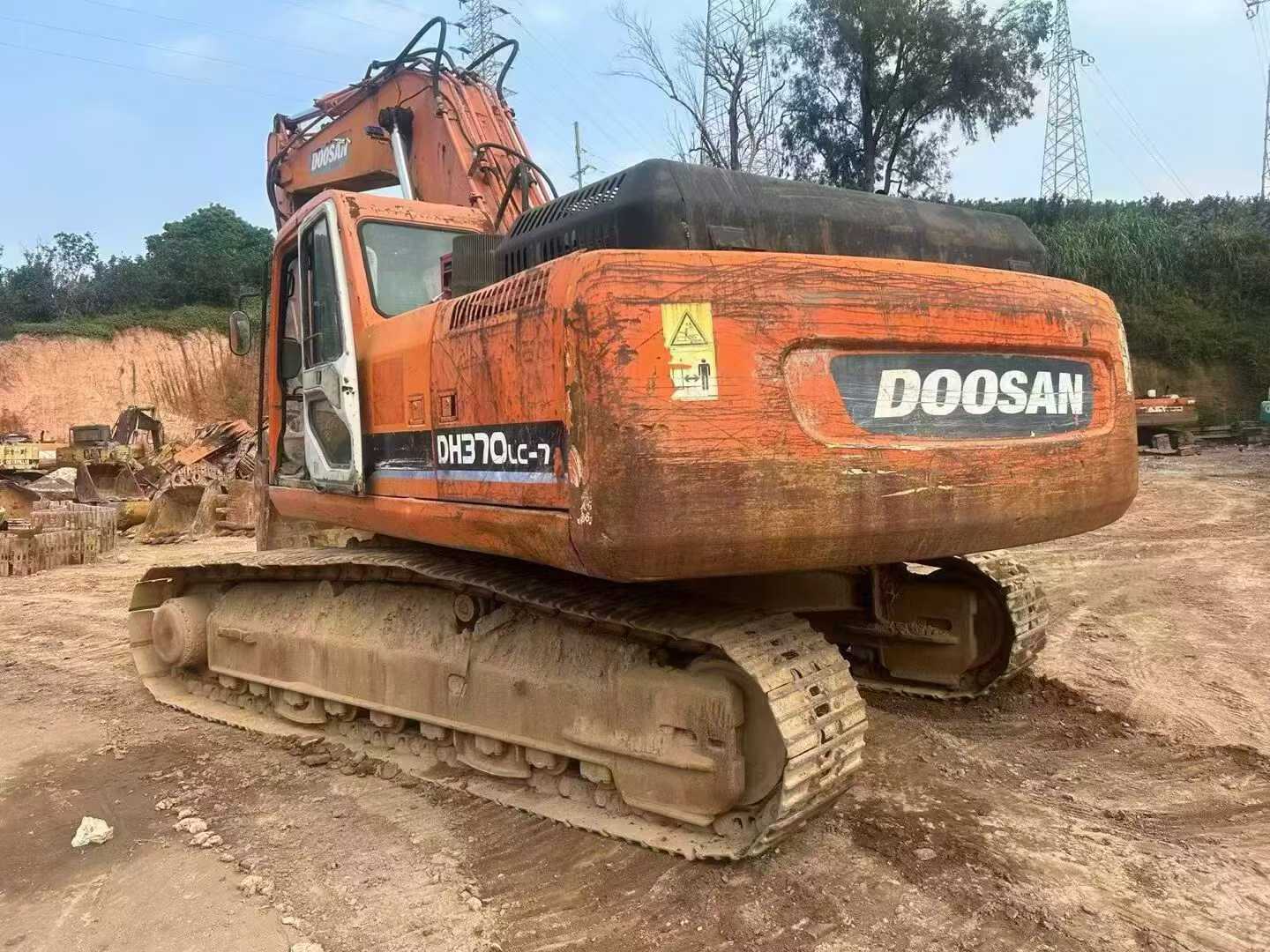 Buy Doosan DL300 Used Excavator / 1