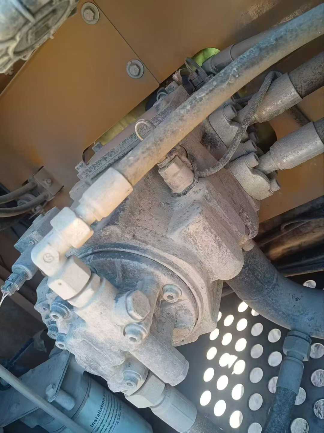 Buy XCMG XE135GA Used Excavator / 1