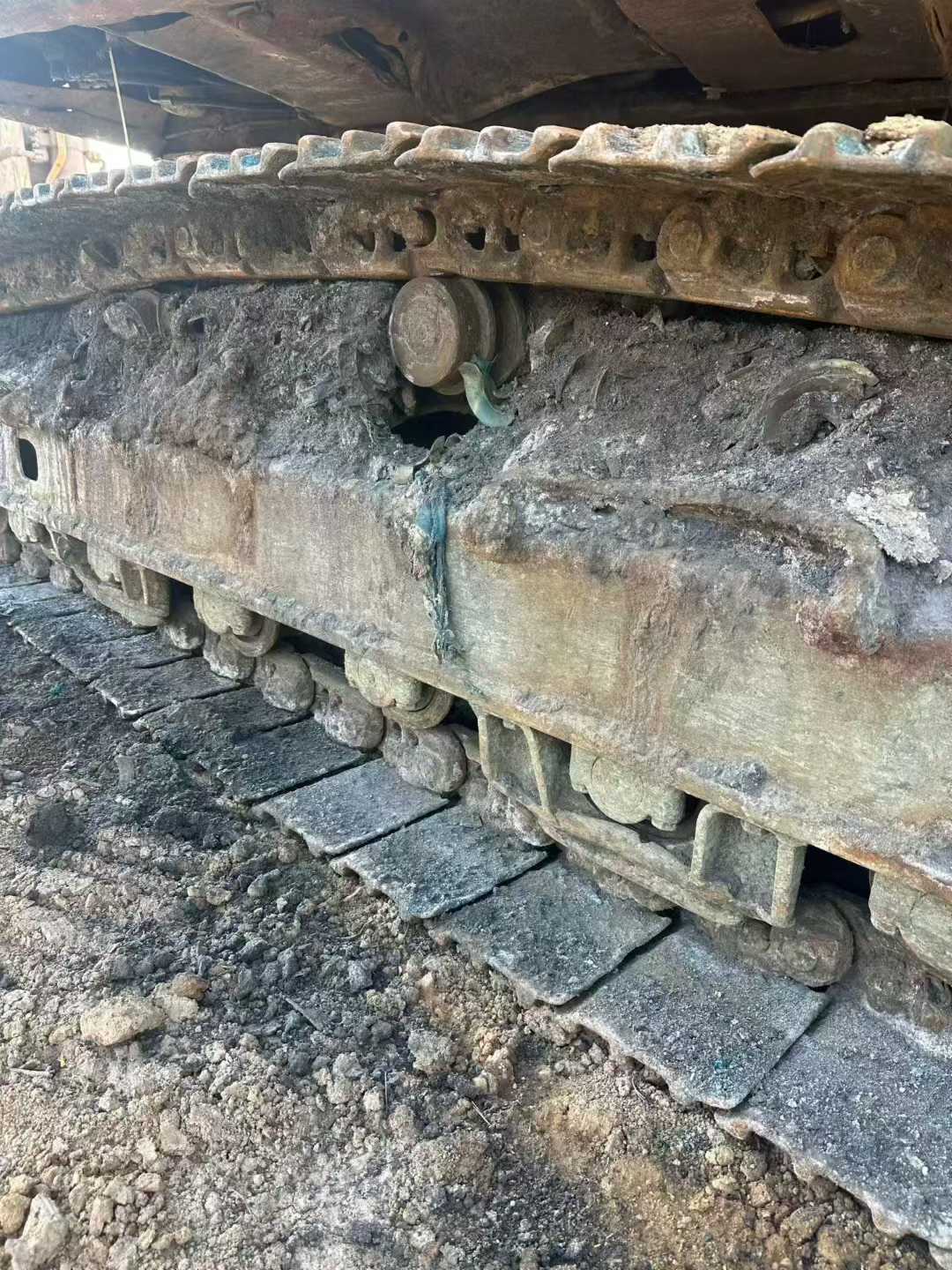 Buy Volvo EW210C Used Excavator / 4 Used Volvo EW210C Excavator 2011 Model / 4