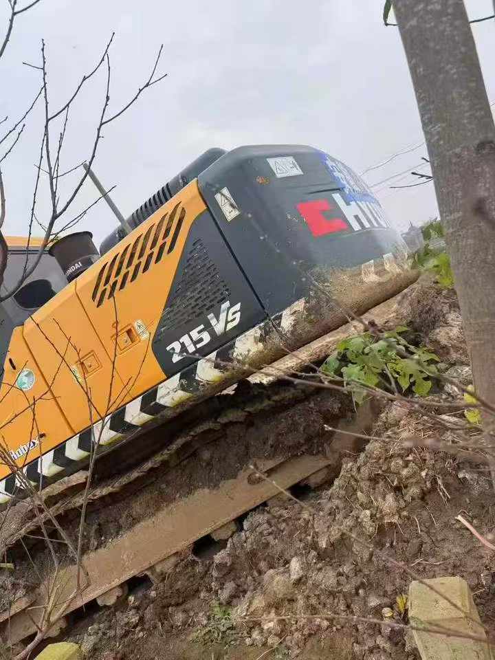 Used Hyundai R215VSN Excavator 2020 Model / 3