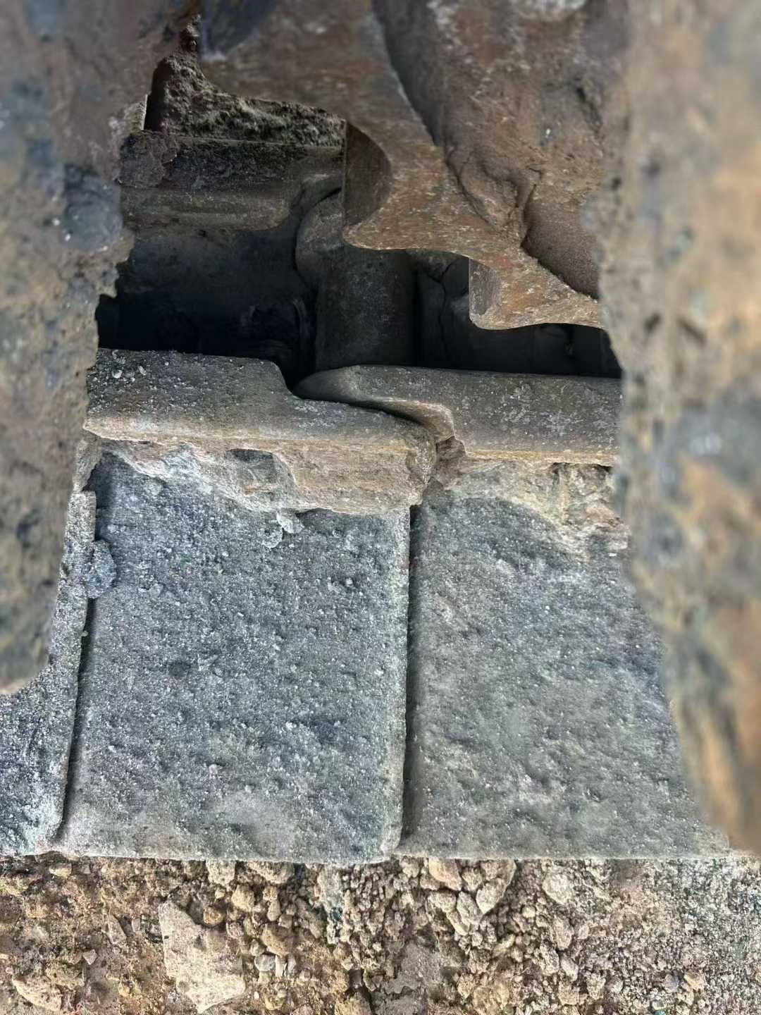 Buy Volvo EW210C Used Excavator / 2 Used Volvo EW210C Excavator 2011 Model / 2