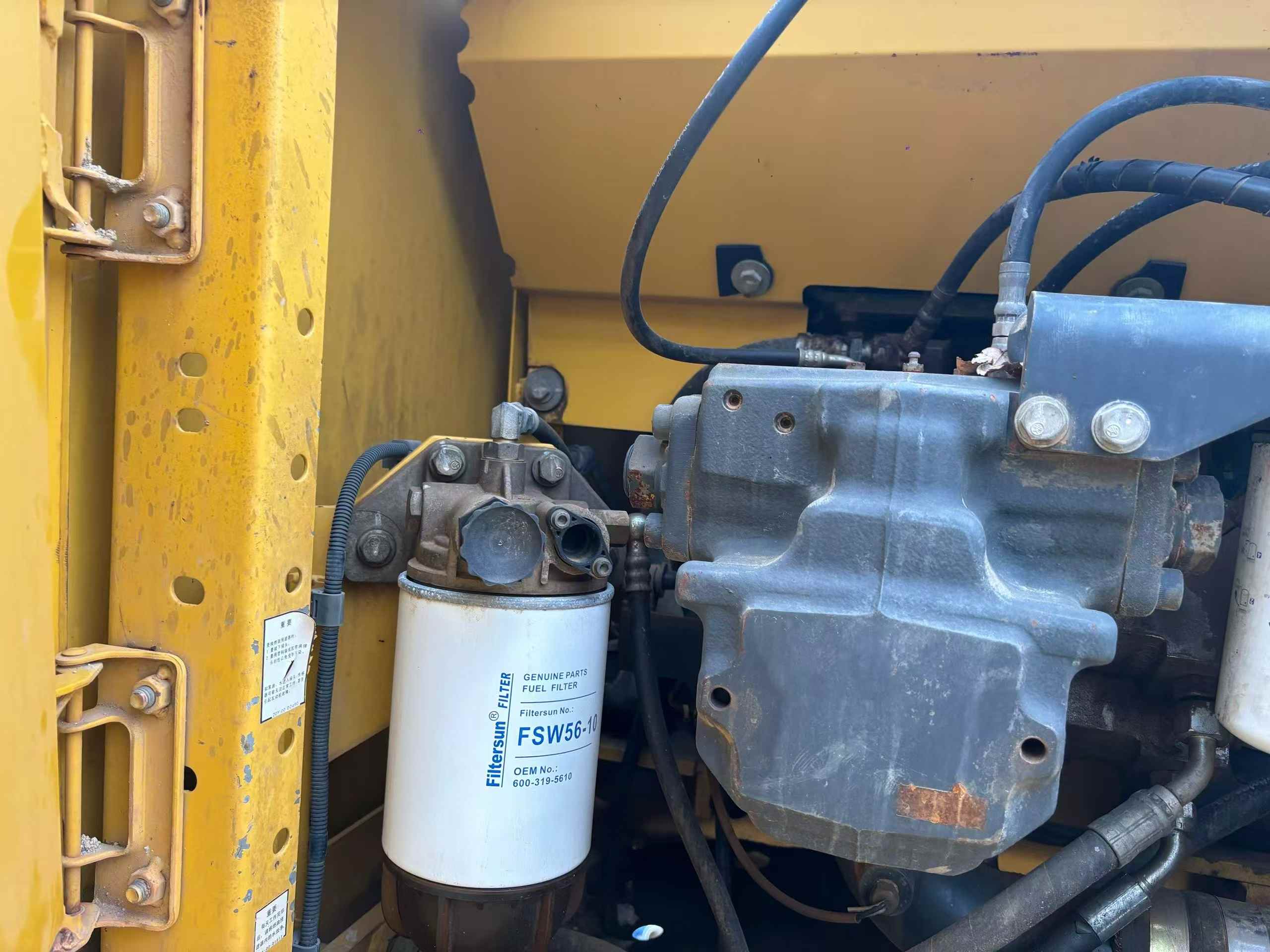 Used Komatsu PC210 Excavator 2016 Model / 4