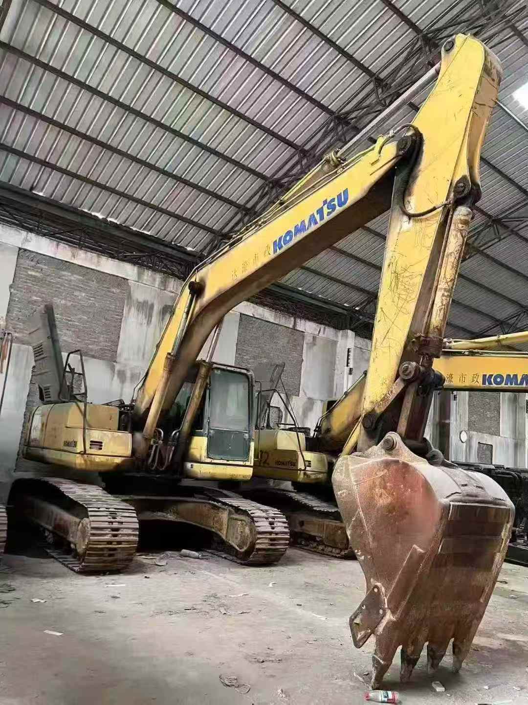 Buy Komatsu PW220-7 Used Excavator / 4 Used Komatsu PW220-7 Excavator 2016 Model / 4