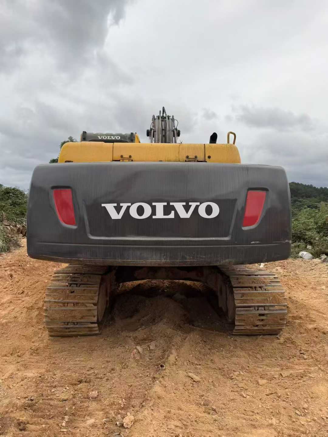 Buy Volvo EW210C Used Excavator / 9 Used Volvo EW210C Excavator 2016 Model / 9