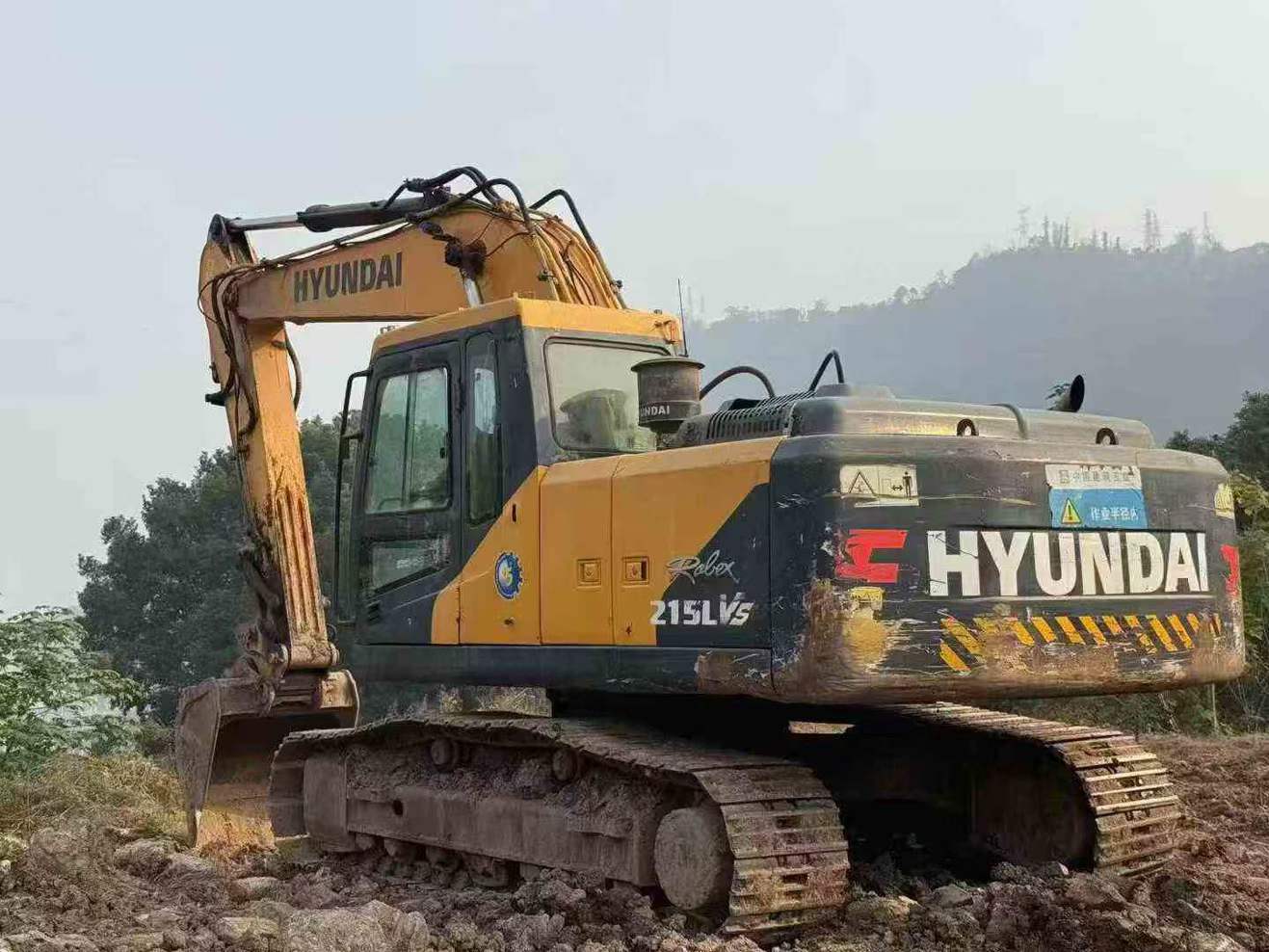 Buy Hyundai R215VS Used Excavator / 2 Used Hyundai R215VS Excavator 2019 Model / 2