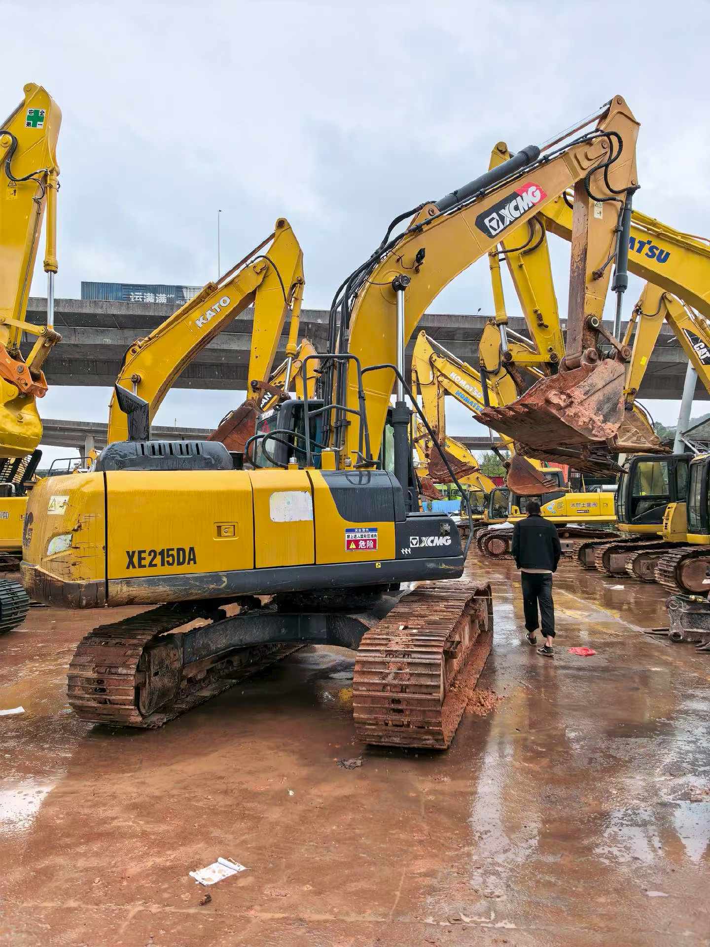 Buy XCMG LW200 Used Excavator / 2 Used XCMG LW200 Excavator 2020 Model / 2