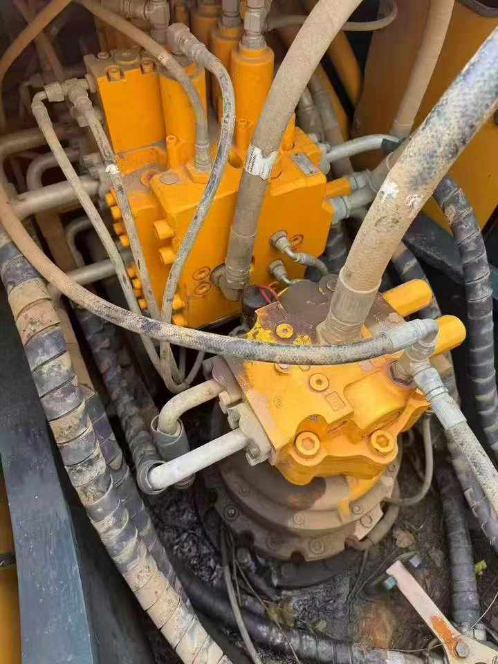 Used Hyundai R215VSN Excavator 2020 Model / 7