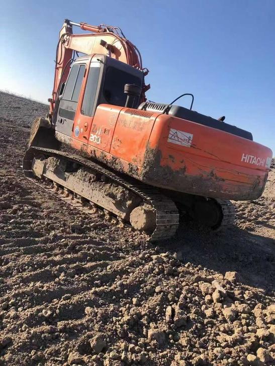 Buy Hitachi ZAXIS200 Used Excavator / 1