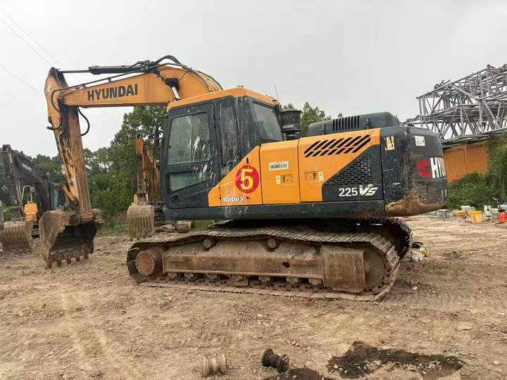 Buy Hyundai R215VSN Used Excavator / 5 Used Hyundai R215VSN Excavator 2018 Model / 5
