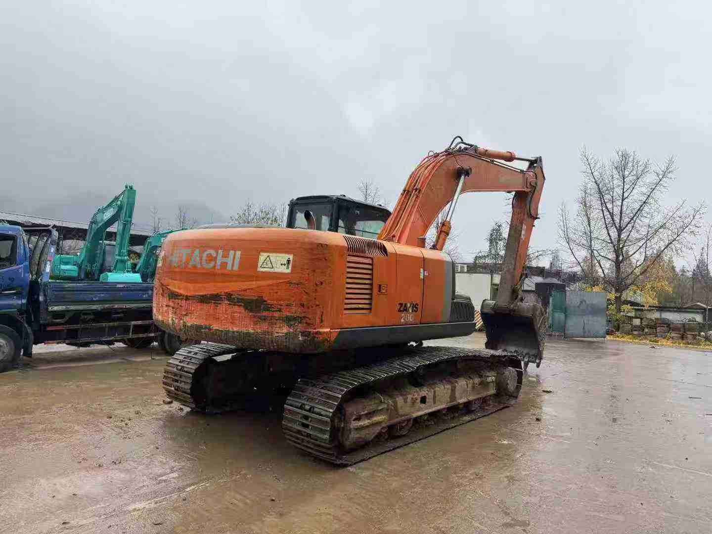 Buy Hitachi ZAXIS200 Used Excavator / 3 Used Hitachi ZAXIS200 Excavator 2010 Model / 3