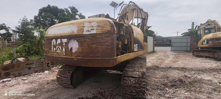 Buy Caterpillar 320C Used Excavator / 1