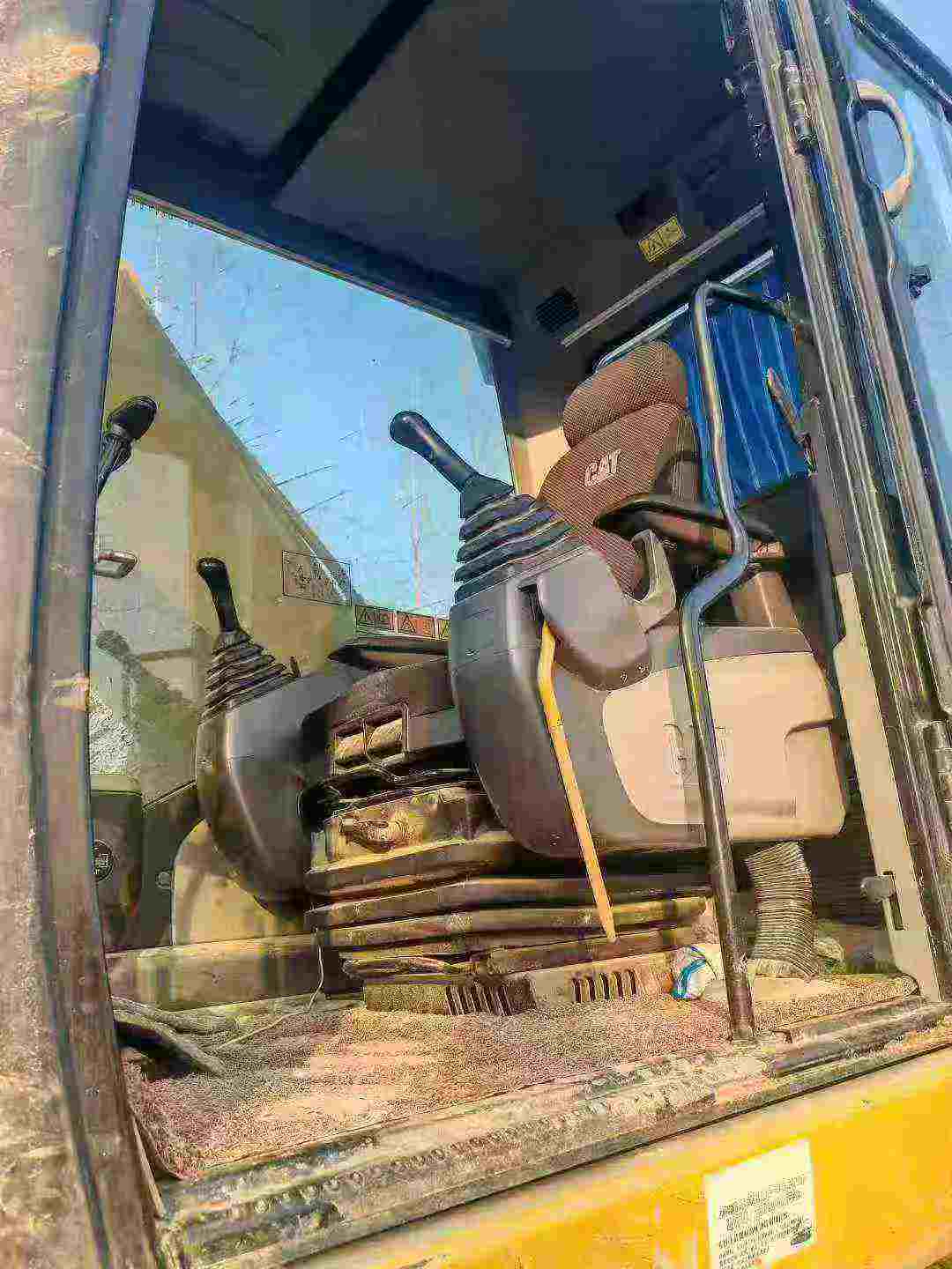 Buy Caterpillar 320D Used Excavator / 7 Used Caterpillar 320D Excavator 2017 Model / 7