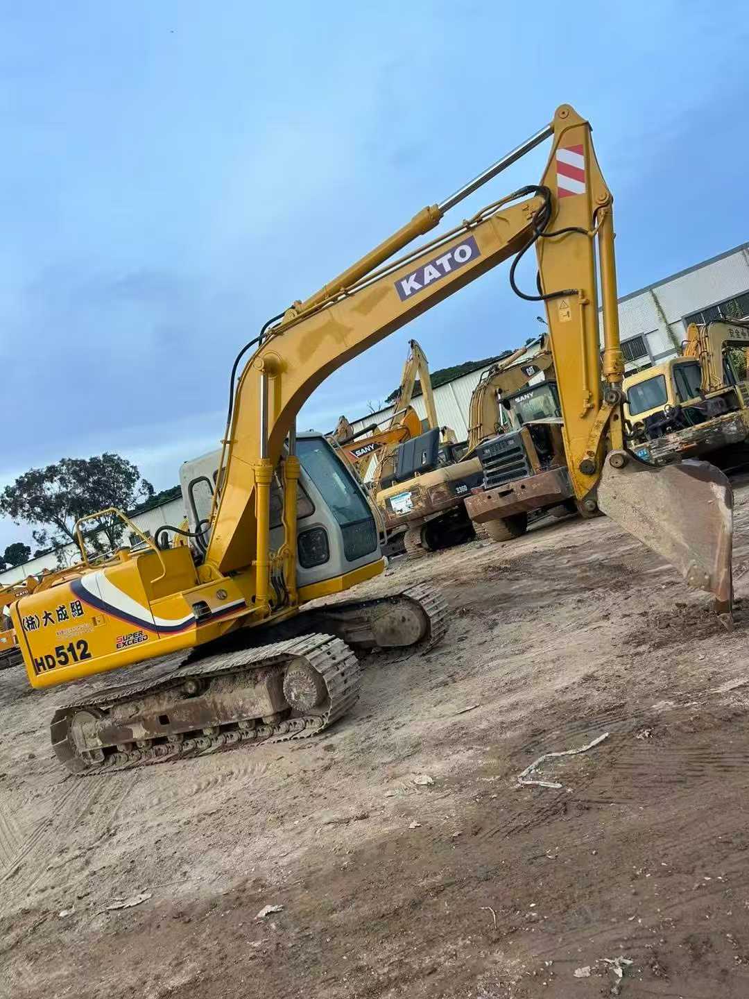 Buy Kato HD510 Used Excavator / 1