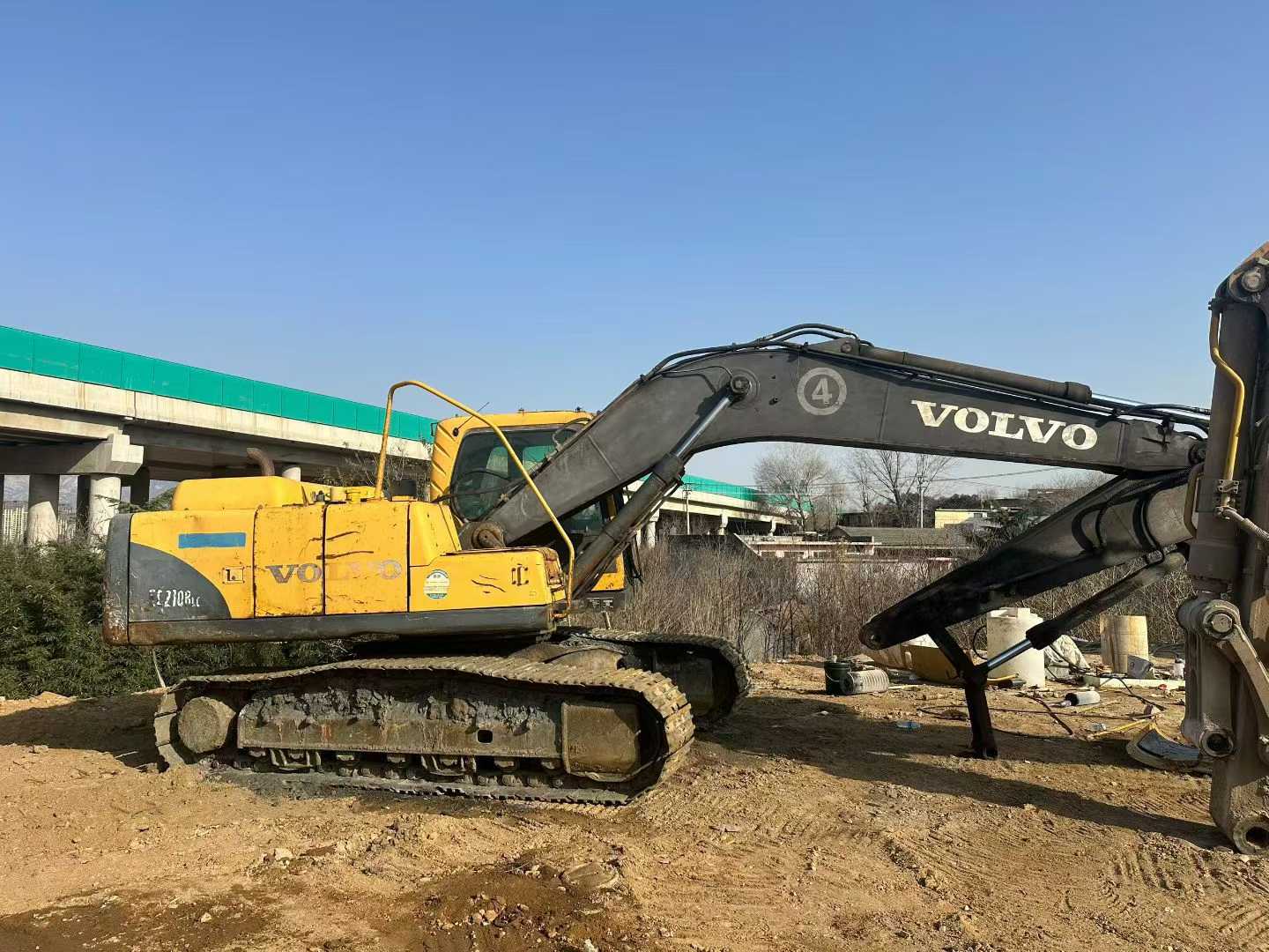 Buy Volvo EW210C Used Excavator / 6 Used Volvo EW210C Excavator 2011 Model / 6