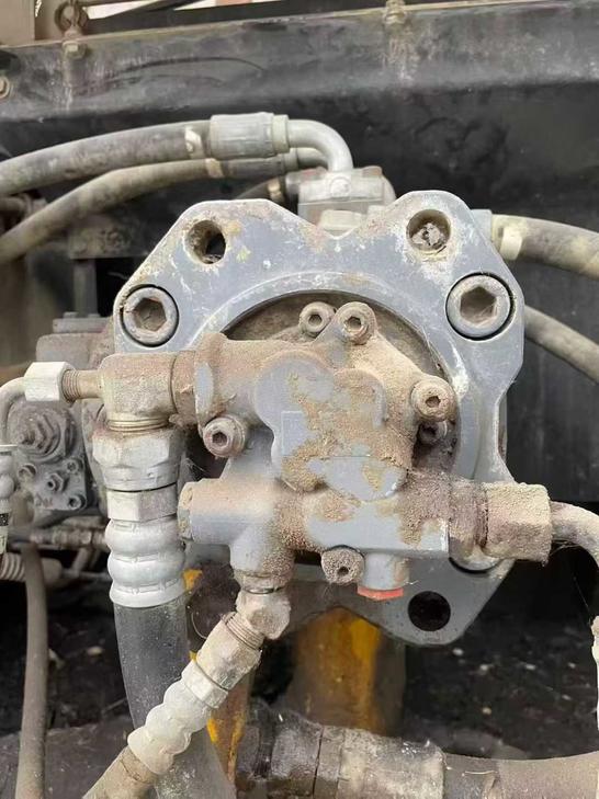 Buy Kato HD1023 Used Excavator / 1