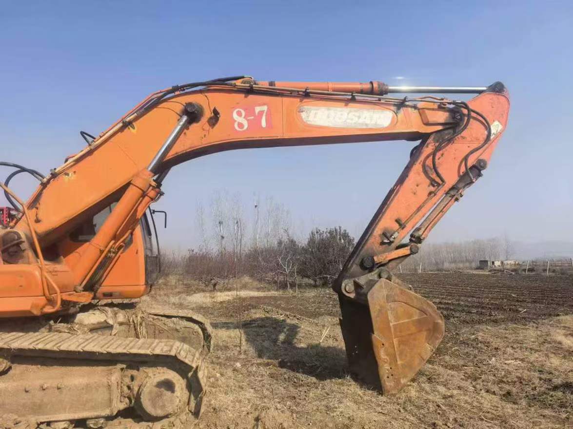 Buy Doosan DH70 Used Excavator / 1