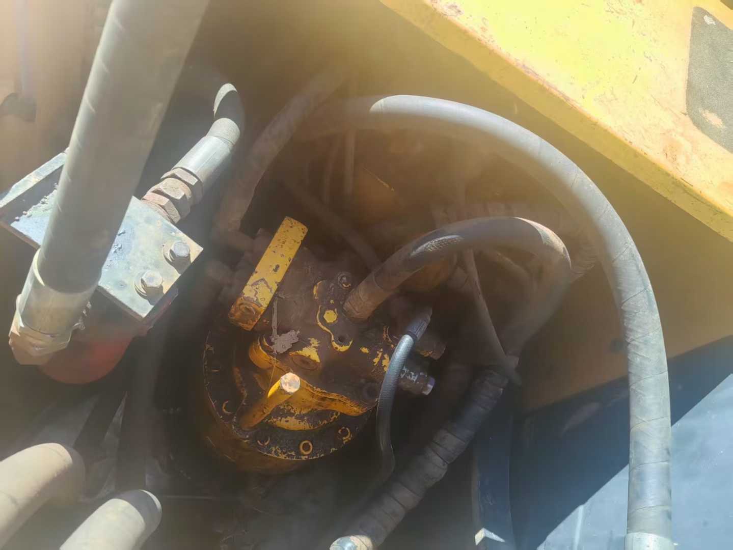 Buy Hyundai R225-7 Used Excavator / 8 Used Hyundai R225-7 Excavator 2011 Model / 8