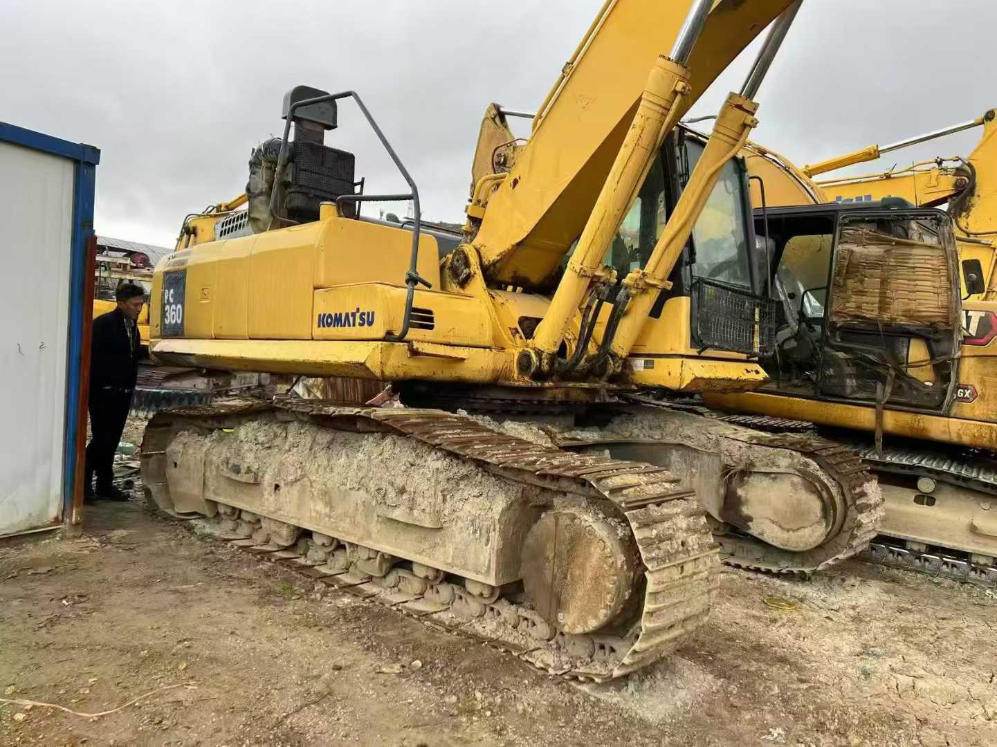 Buy Komatsu PC60-7 Used Excavator / 1
