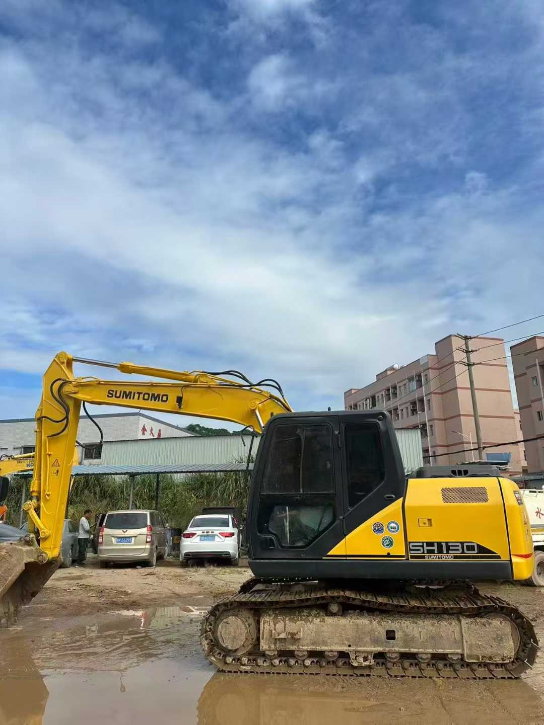 Buy Sumitomo SH130-5 Used Excavator / 1