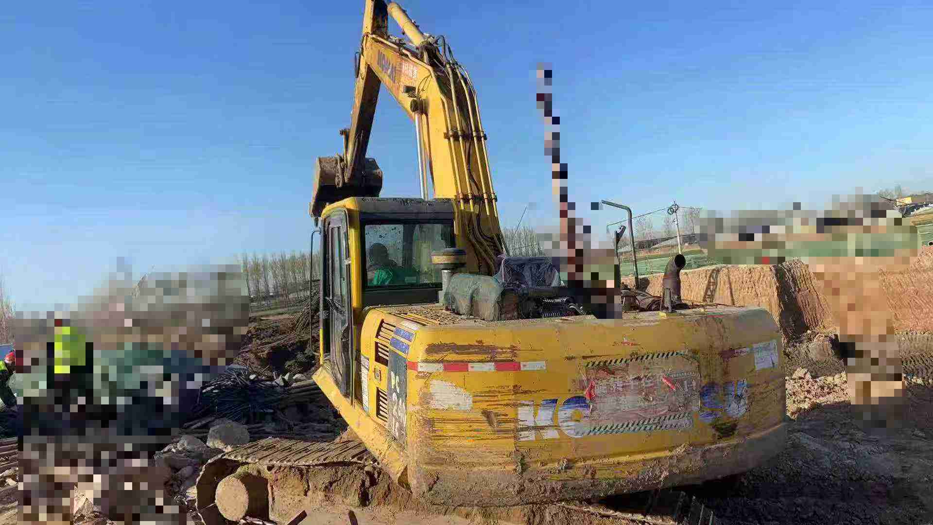 Buy Komatsu PC200 Used Excavator / 1