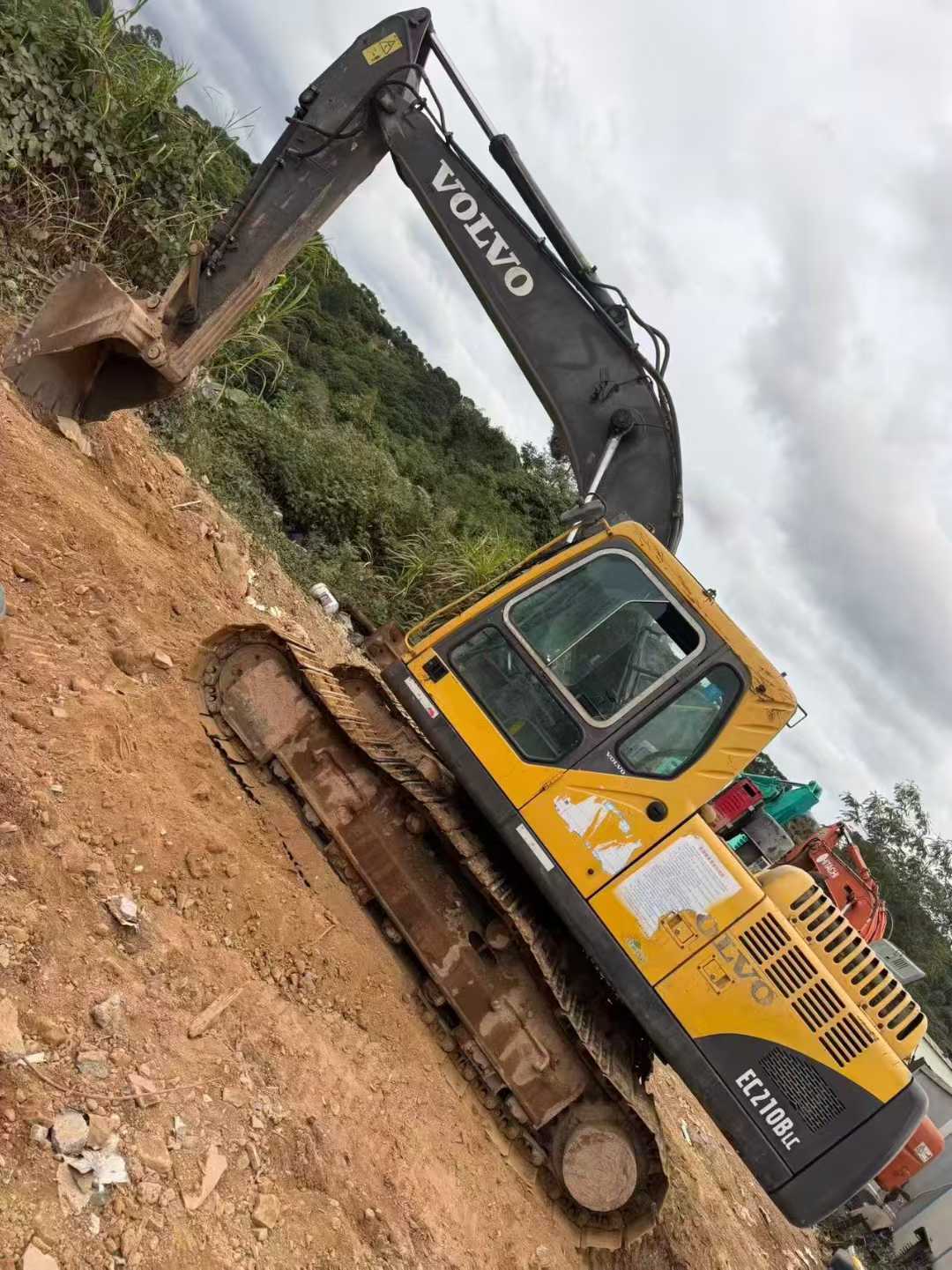 Buy Volvo EW210C Used Excavator / 1