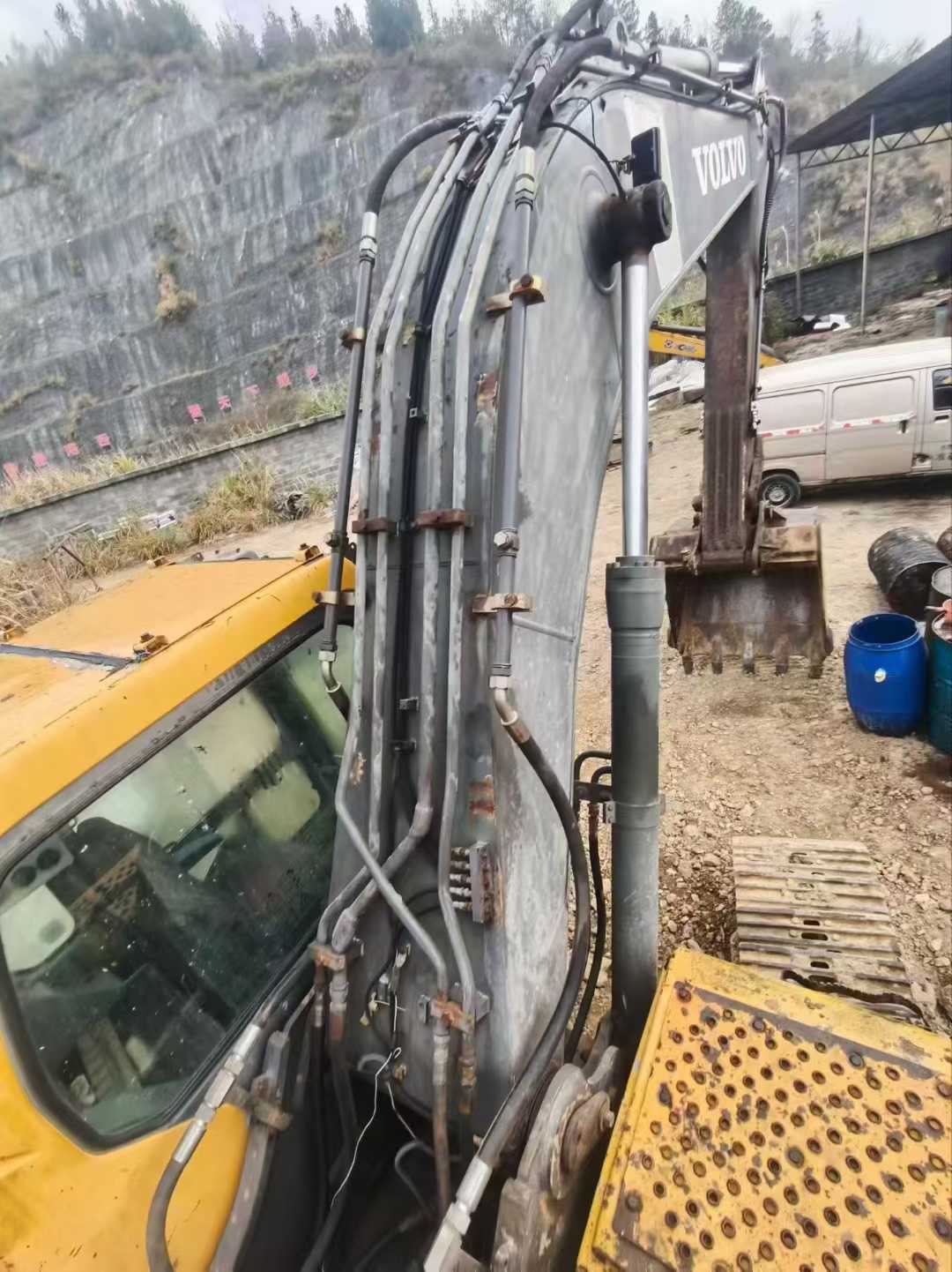 Buy Volvo EW210C Used Excavator / 9 Used Volvo EW210C Excavator 2013 Model / 9