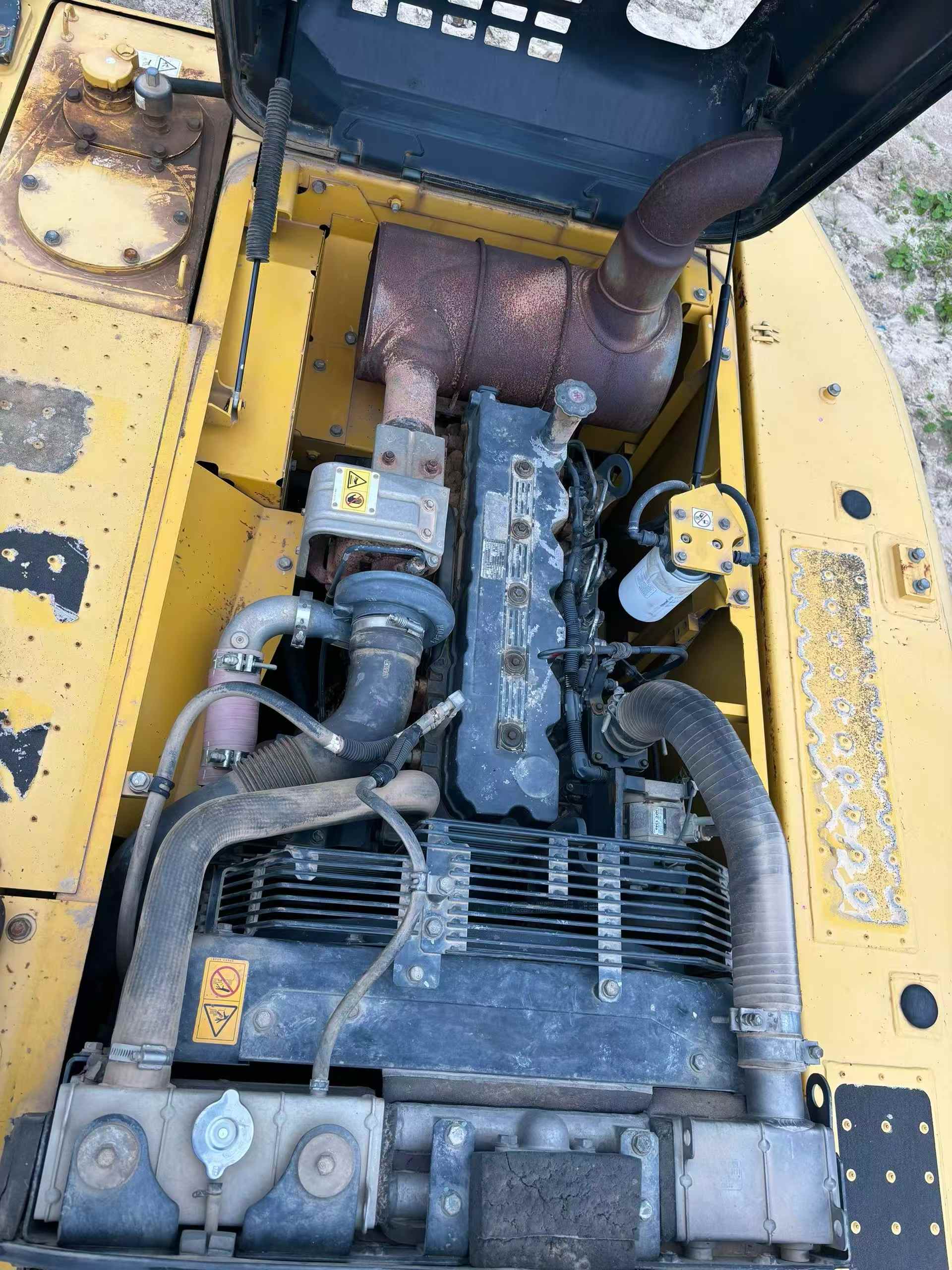 Used Komatsu PC210 Excavator 2016 Model / 2