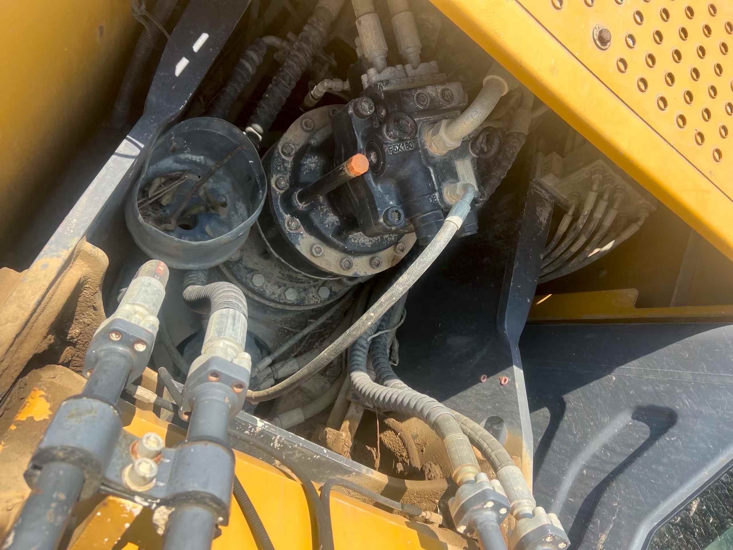 Buy XCMG LW200 Used Excavator / 5 Used XCMG LW200 Excavator 2020 Model / 5