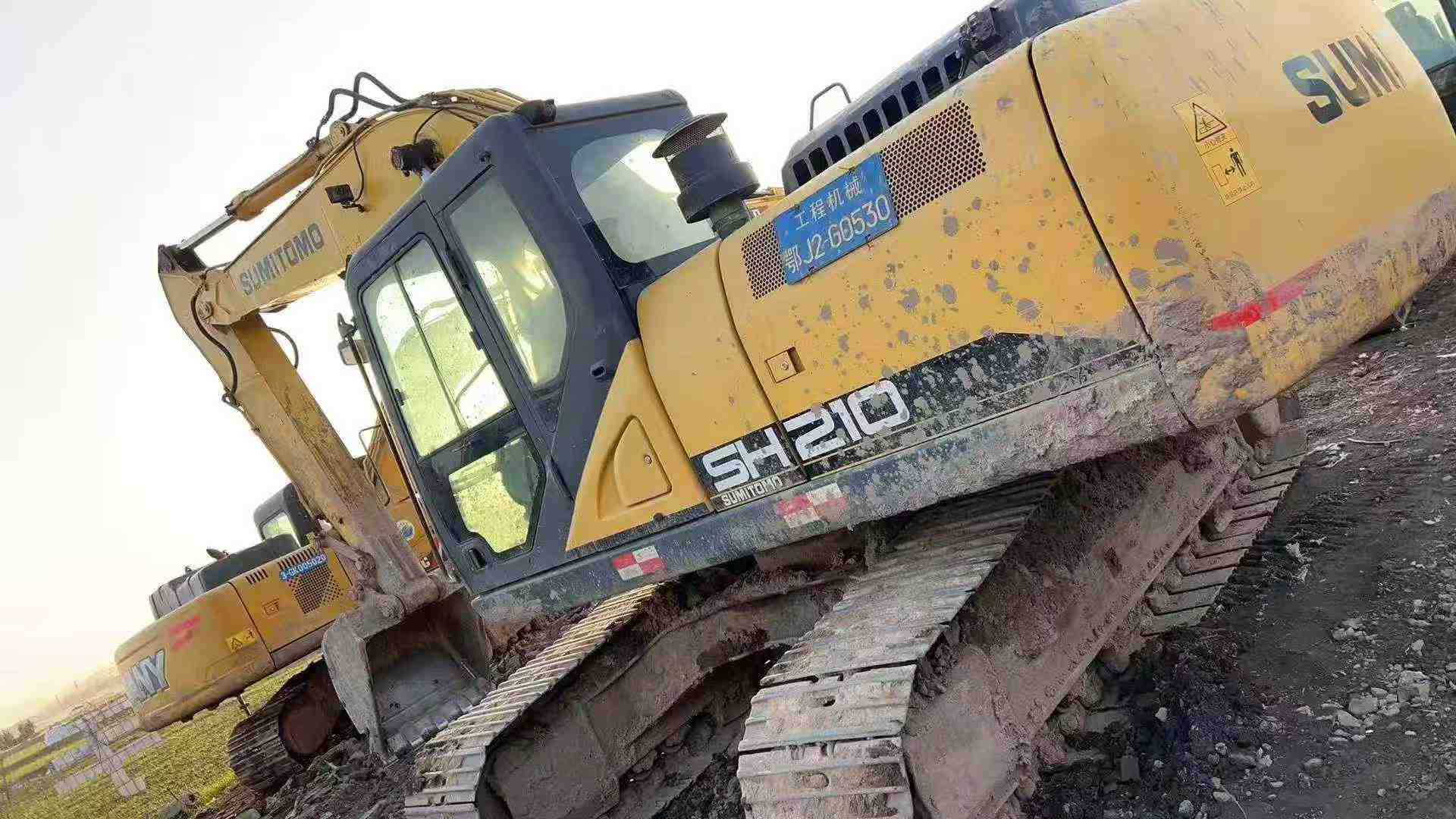 Buy Sumitomo SH210-5 Used Excavator / 1