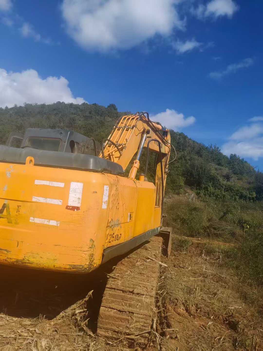 Buy Hyundai R225-7 Used Excavator / 2 Used Hyundai R225-7 Excavator 2011 Model / 2