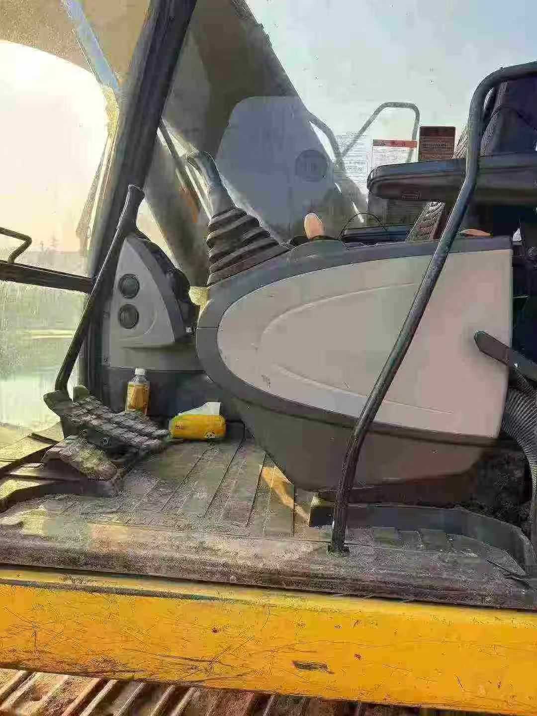 Buy Sumitomo SH120 Used Excavator / 8 Used Sumitomo SH120 Excavator 2016 Model / 8