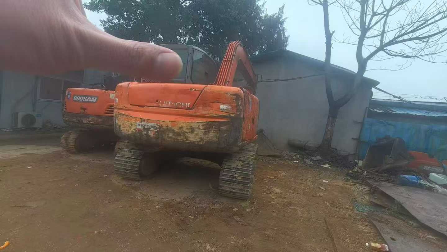 Buy Hitachi ZX70 Used Excavator / 1