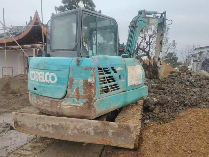 Buy Kobelco SK60 Used Excavator / 1