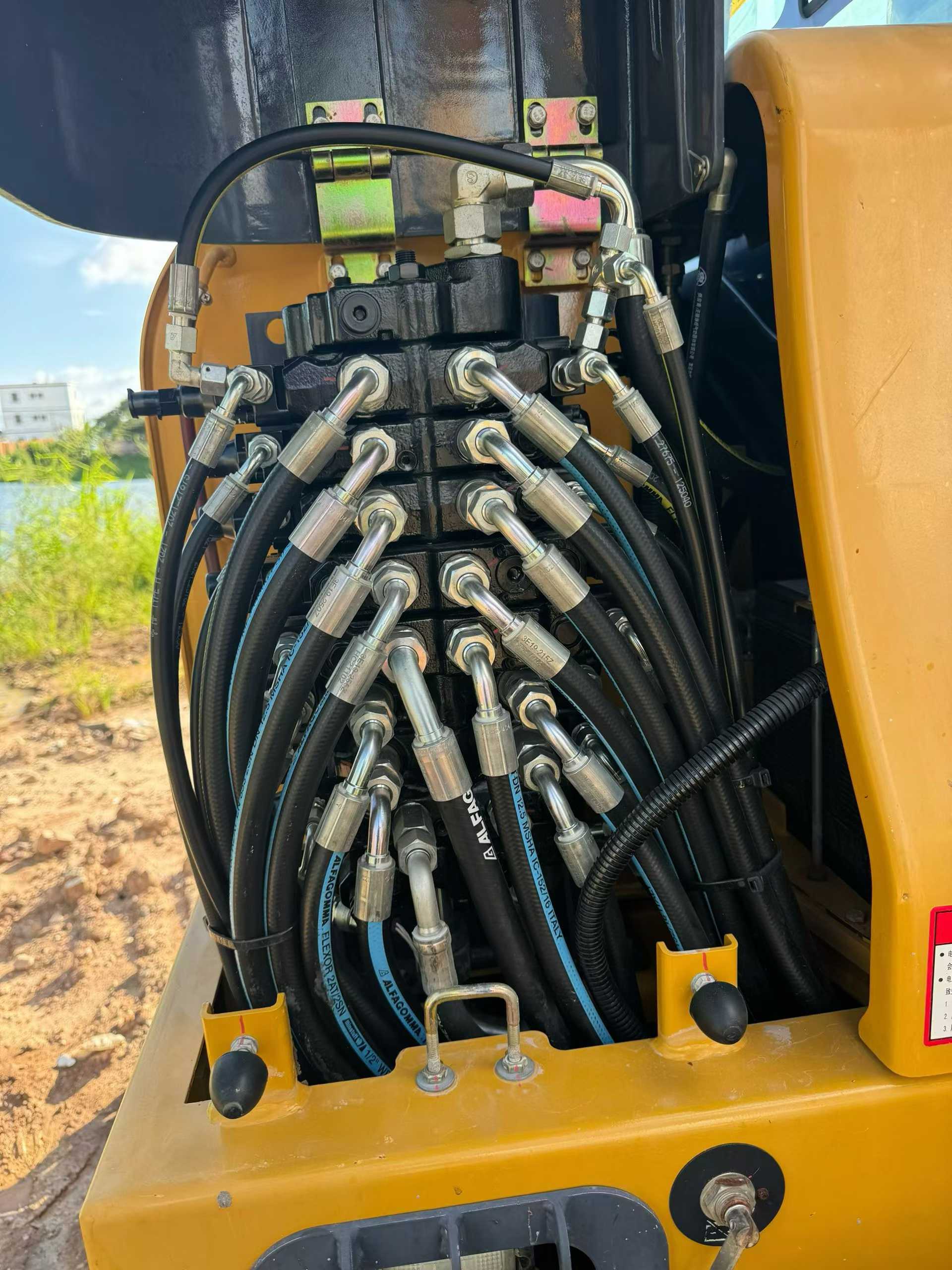 Buy XCMG XE60 Used Excavator / 7 Used XCMG XE60 Excavator 2022 Model / 7