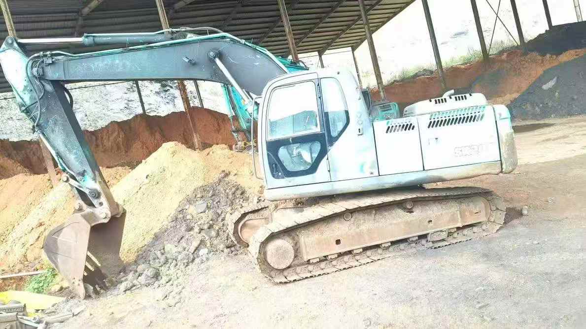 Buy Kobelco SK200 Used Excavator / 2 Used Kobelco SK200 Excavator 2016 Model / 2