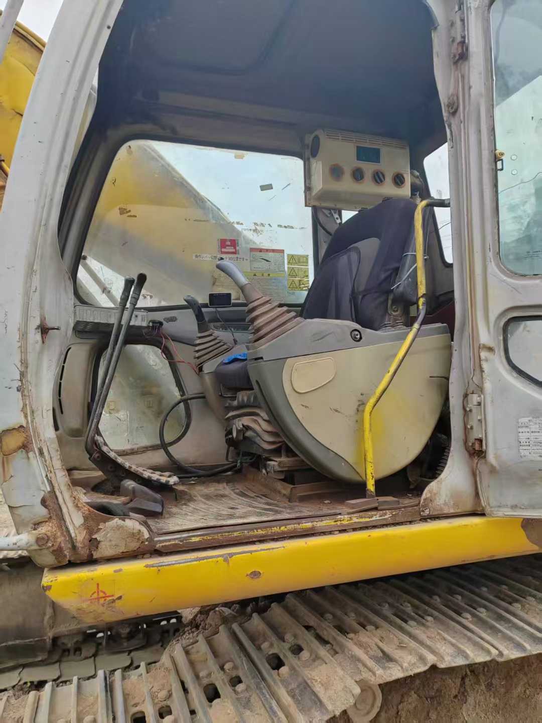 Buy Sumitomo SH200 Used Excavator / 5 Used Sumitomo SH200 Excavator 2016 Model / 5